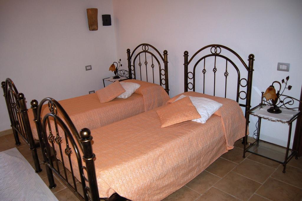 I Carrubi Guest House San Priamo Стая снимка