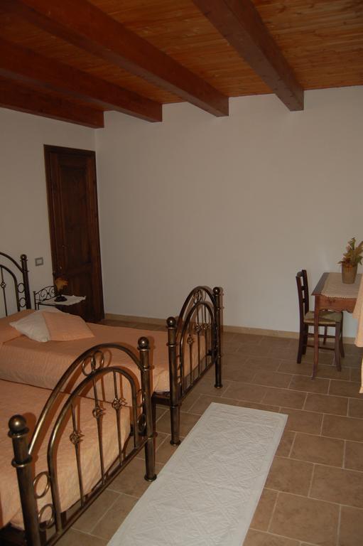 I Carrubi Guest House San Priamo Стая снимка